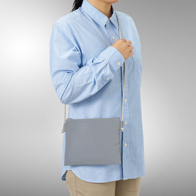 リフレクターサコッシュ