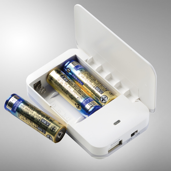 乾電池式モバイルチャージャー
