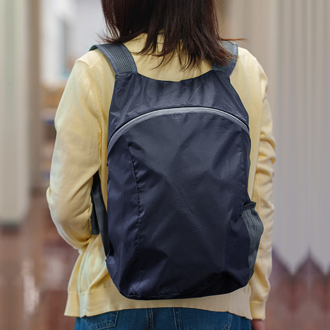 コンパクト収納リュック